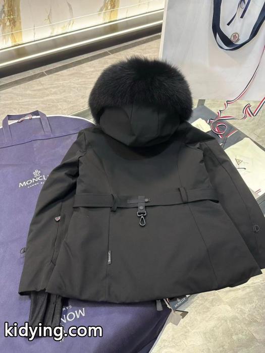 ブランド 偽物ダウンジャケットお洒落自在 SALE! 一番おしゃれ秋冬トレンドMONCLER._0_4