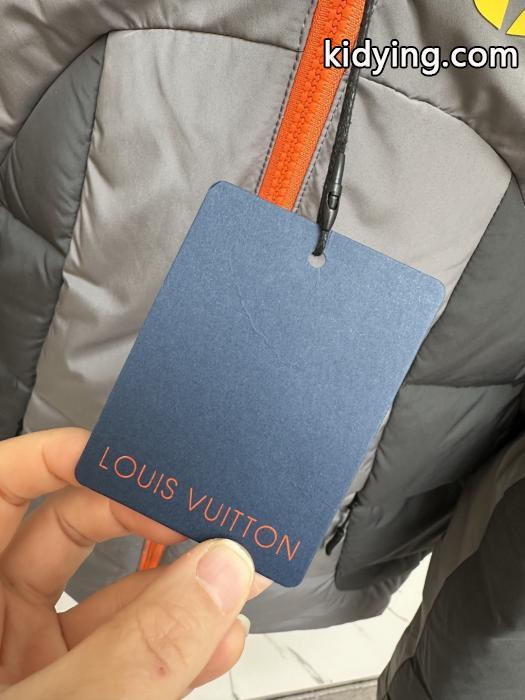 ブランド コピー 品&nbsp;&nbsp;&nbsp;&nbsp;ダウンジャケットルイ ヴィトン絶対おさえるべきカラーと最新 限定入荷 今年らしい着こなし.._0_4