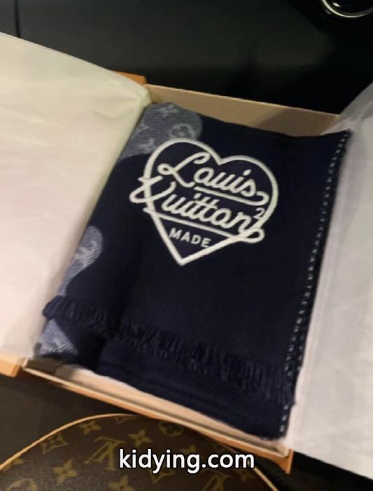 ブランド 通販 激安LOUIS VUITTONマフラーホリデー限定 新着アイテム最新 累積売上総額第1位！._0_3