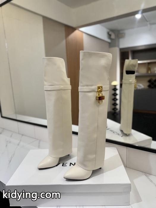 コピー 通販ブーツ靴ジバンシーこの冬絶対欲しい 今度こそ完売！ 足長効果のある._0_1
