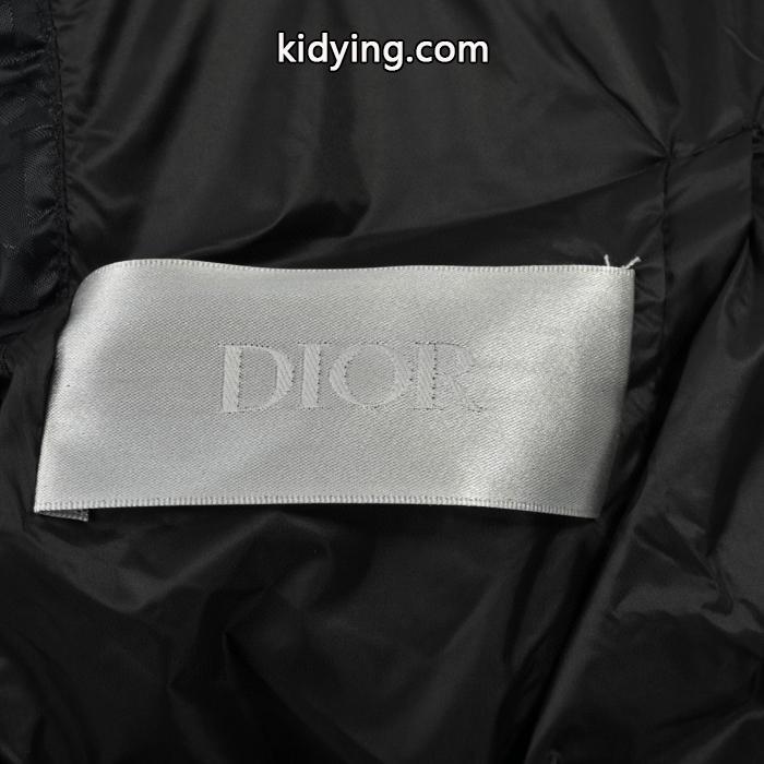 DIOR通販 ブランド素材感に注目 定番の人気ブランド オシャレな印象に&nbsp;&nbsp;&nbsp;&nbsp;ダウンジャケット._0_4