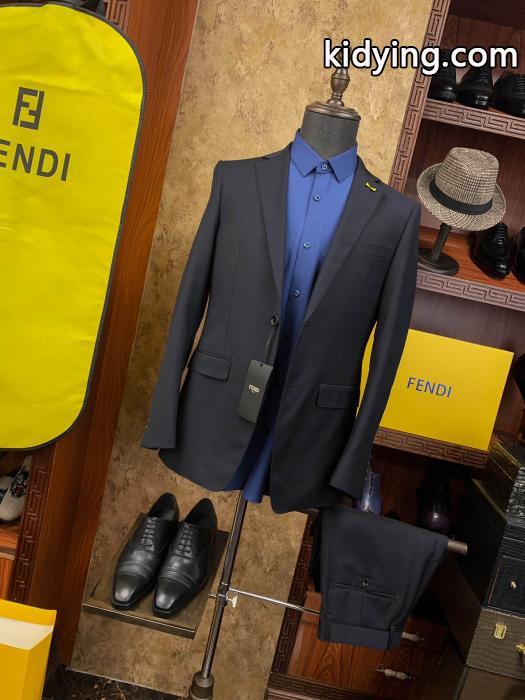 激安 通販 専門店FENDI&nbsp;&nbsp;スーツ即納品 機能性抜群！ 高級感 超安値.._0_0