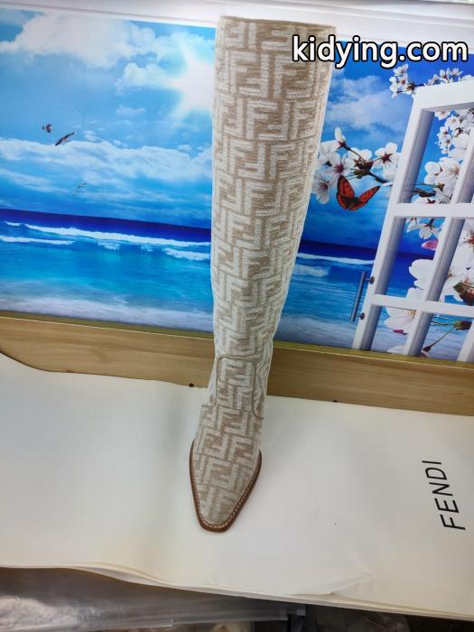 FENDI&nbsp;&nbsp;&nbsp;&nbsp;女 ブーツ大人気新作 完売間近 2026秋冬新作コレクションスーパー コピー メンズ.._0_4