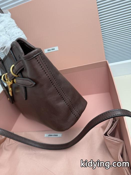 冬の注目2026ブランド新作 安い 関税送込 SS26残り僅コピー 商品 販売MiuMiuバッグ._0_2