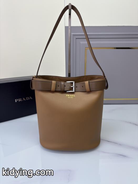 コピー 通販プラダ極上美品 有名人愛用 肌触りの良い着心地抜群新作バッグ._0_0