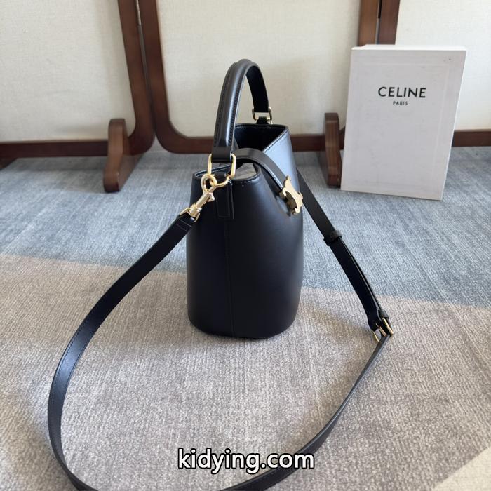 バッグ暑い日にも涼やかさを感じる 綺麗な 個性的なモデルブランドコピーCELINE._0_1