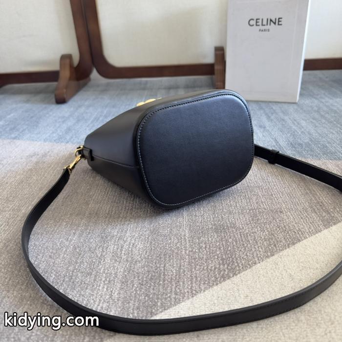バッグ暑い日にも涼やかさを感じる 綺麗な 個性的なモデルブランドコピーCELINE._0_3