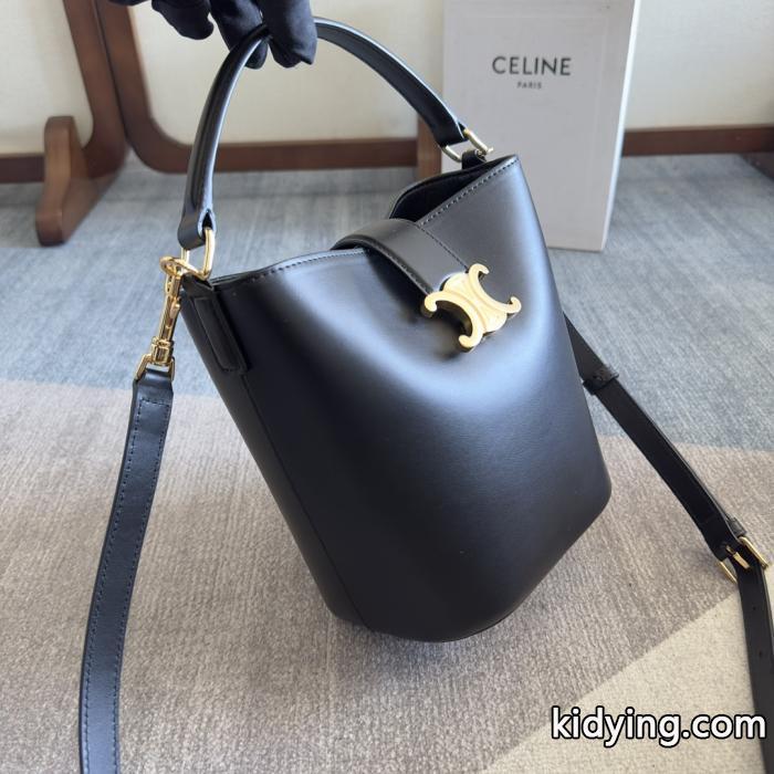 バッグ暑い日にも涼やかさを感じる 綺麗な 個性的なモデルブランドコピーCELINE._0_4