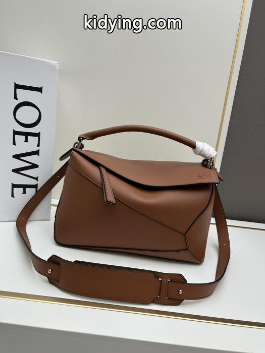 新品保証 肌触りがとても良い 季節を問わず活躍しLoeweバッグブランド コピー  ._0_0
