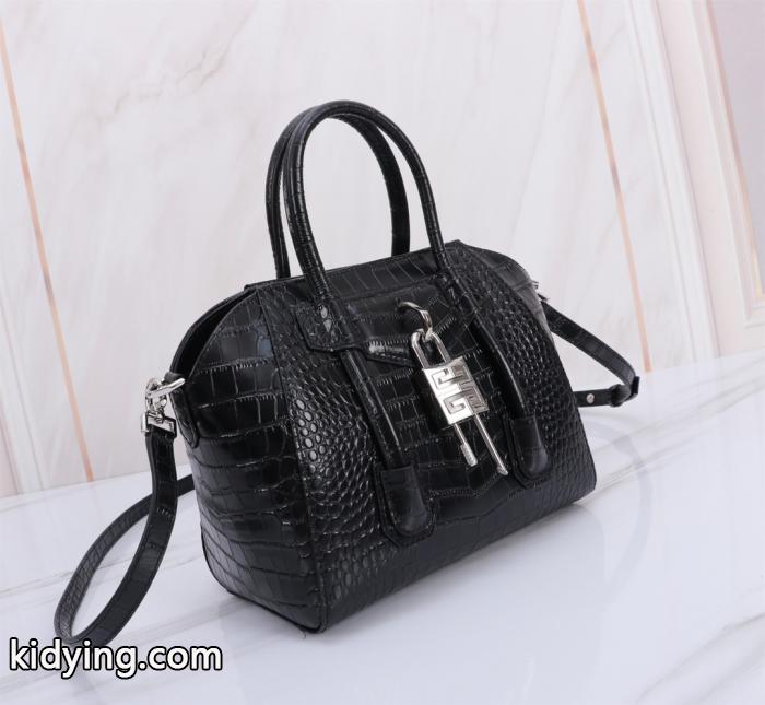 ブランド 偽物男女共用 クラシカルな雰囲気 軽快に着こなせるバッグGIVENCHY._0_1