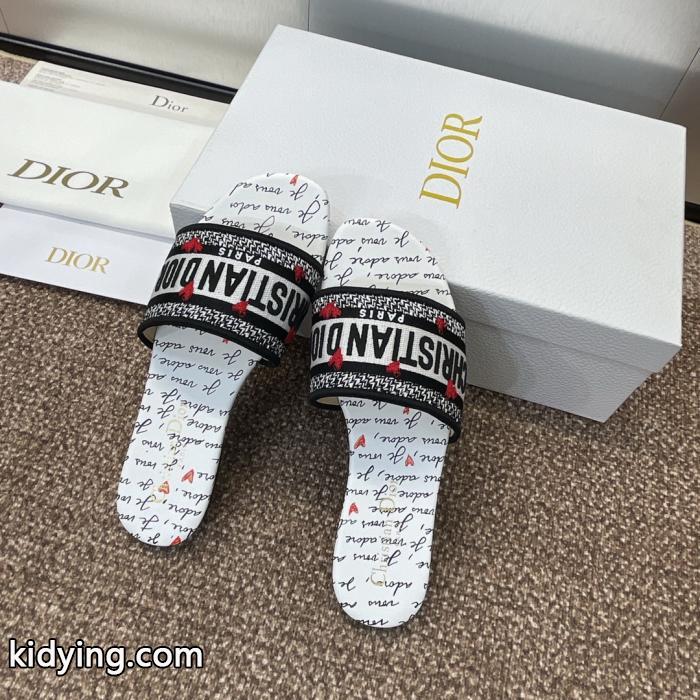 コピー ブランド話題の新作 人気急上昇 色気のあるスタイルに仕上げDIOR&nbsp;&nbsp;&nbsp;&nbsp;サンダル.._0_1