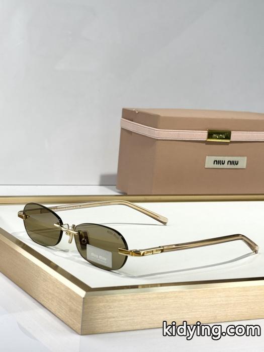 最新作入荷 現地でついに発売 ファッション感満載！ 2026ブランドスーパーコピーMiuMiuサングラス._0_1