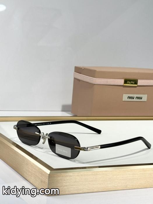 最新作入荷 現地でついに発売 ファッション感満載！ 2026ブランドスーパーコピーMiuMiuサングラス._0_2