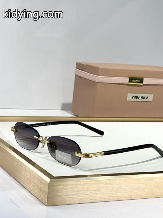 最新作入荷 現地でついに発売 ファッション感満載！ 2026ブランドスーパーコピーMiuMiuサングラス._0_5