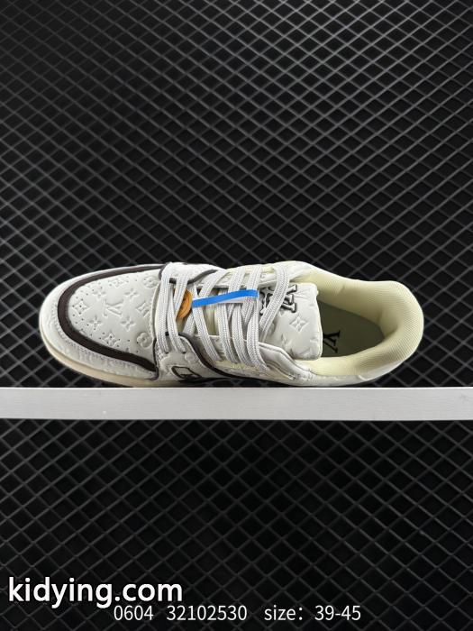 &nbsp;&nbsp;&nbsp;&nbsp;スニーカーLOUIS VUITTON偽物 ブランド ショップ注目の一品 完売間近 今季爆発的な人気.._0_1