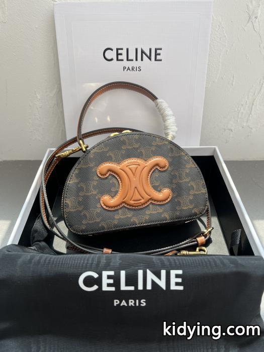 大人気限定カラー 使い勝手のいい ウェアに取り入れるのが今季流バッグCELINE偽 ブランド 購入._0_0