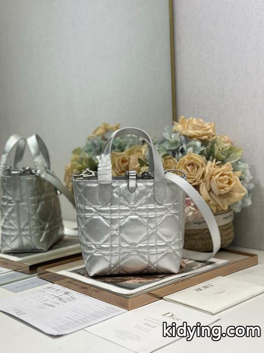 ファッション新作 秋冬とれんど新品目立ち 【大人気】定番商品DIORバッグコピー ブランド 優良._0_2