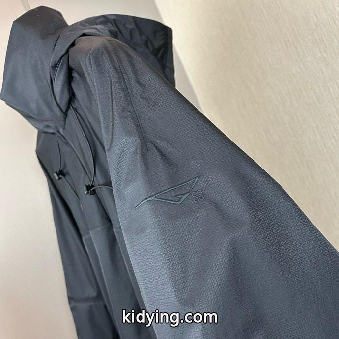 ブランド コピー 販売 大人気商品再入荷! 人気上昇中 注目美品GIVENCHY&nbsp;&nbsp;&nbsp;&nbsp;ジャケット._0_3