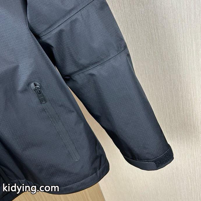 ブランド コピー 販売 大人気商品再入荷! 人気上昇中 注目美品GIVENCHY&nbsp;&nbsp;&nbsp;&nbsp;ジャケット._0_4