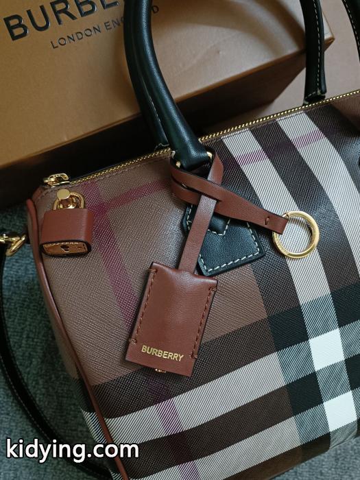 ブランド 偽物 通販BURBERRYバッグ2026年人気商品 高評価の人気品  マストアイテム._0_1