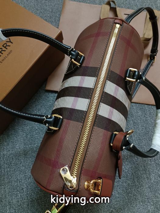 ブランド 偽物 通販BURBERRYバッグ2026年人気商品 高評価の人気品  マストアイテム._0_5