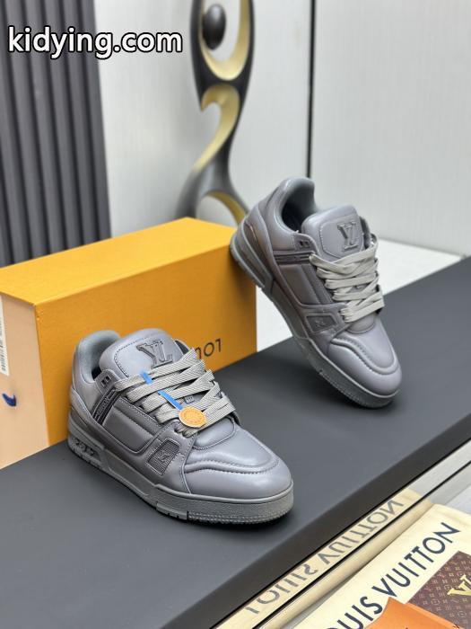 スーパー コピーセレブが愛す  スタイルアップ 最新で一目惚れスニーカーLOUIS VUITTON._0_2