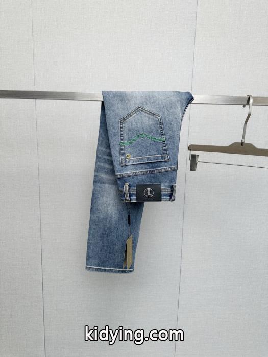 パンツ相性抜群のコンビ 新作入荷人気 ストリート系ブランド 偽物トムブラウン._0_1