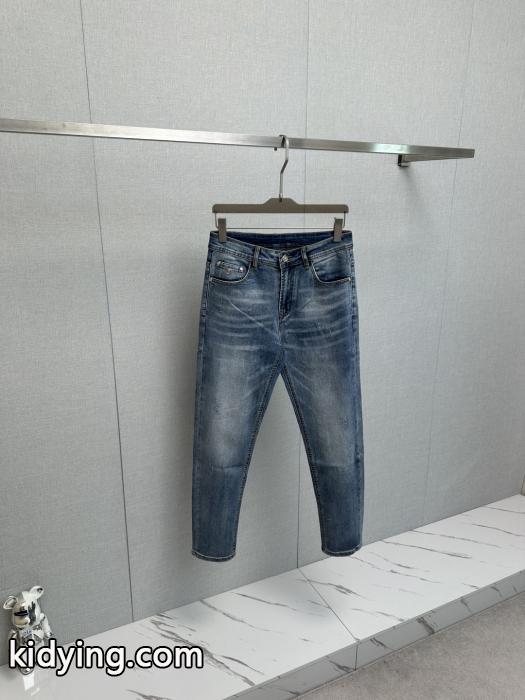 パンツ相性抜群のコンビ 新作入荷人気 ストリート系ブランド 偽物トムブラウン._0_2
