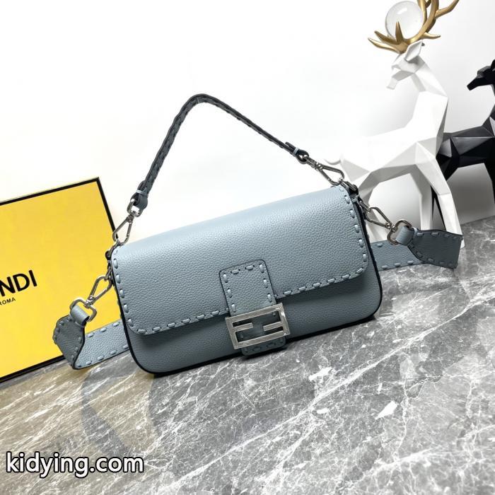 【新アイテム】  高評価の人気品  ファッション感満載！FENDI偽物 ブランド ショップレディース.._0_0