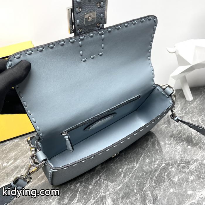【新アイテム】  高評価の人気品  ファッション感満載！FENDI偽物 ブランド ショップレディース.._0_5