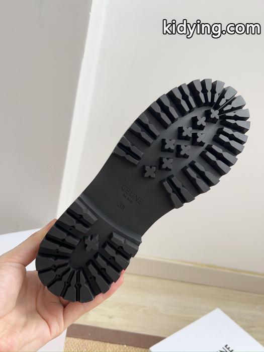 セリーヌCELINE偽物 ブランド 激安綺麗に決まるフォルム！ 注目されている新品 今からの季節にピッタリ！ スニーカー.._0_5