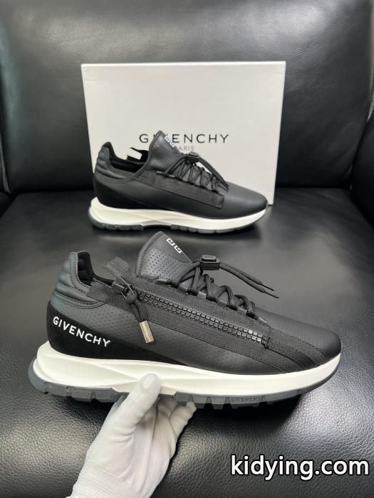 GIVENCHYブランド コピー s 級スニーカー手に入れやすい価格帯 26万枚突破 正規品保証.._0_2