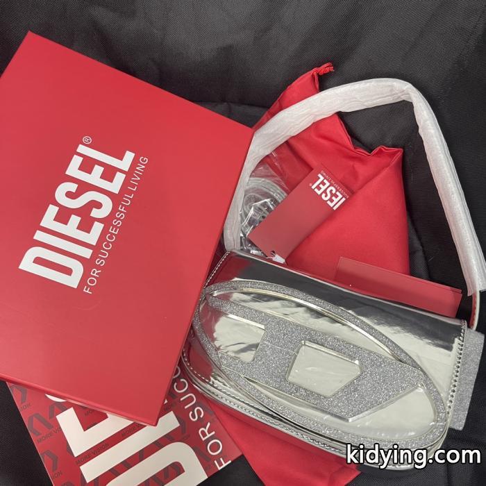 バッグブランド コピー 販売DIESELデザイン性と機能性を備えている 26ss洗練デザイン 冬にぴったり限定アイテム._0_5