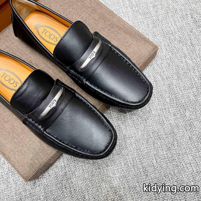 TODSブランド コピー  2026年秋冬シーズンに登場 奥行きのある 抜け感スゴイ&nbsp;&nbsp;&nbsp;&nbsp;ビジネスシューズ._0_2