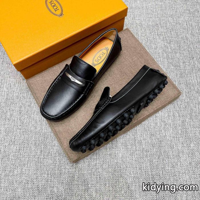 TODSブランド コピー  2026年秋冬シーズンに登場 奥行きのある 抜け感スゴイ&nbsp;&nbsp;&nbsp;&nbsp;ビジネスシューズ._0_3