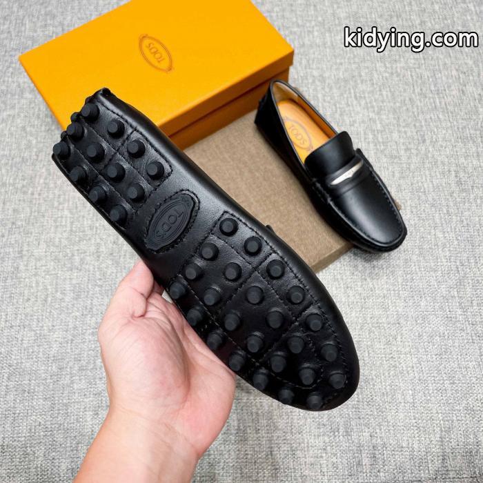 TODSブランド コピー  2026年秋冬シーズンに登場 奥行きのある 抜け感スゴイ&nbsp;&nbsp;&nbsp;&nbsp;ビジネスシューズ._0_5
