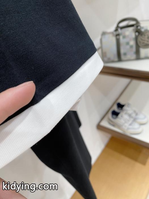 ブランド レプリカシャツ柔らかい色調 定番が欲しい方 更にトレンドが急上昇中PRADA.._0_5