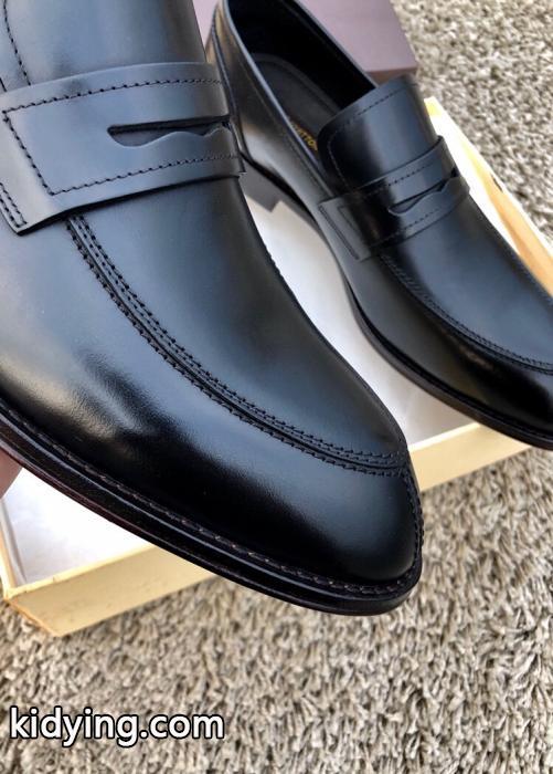 新着品 大人気限定カラー 今年のトレンドのシルエット&nbsp;&nbsp;&nbsp;&nbsp;ビジネスシューズブランド コピー 通販ルイ ヴィトン._0_2
