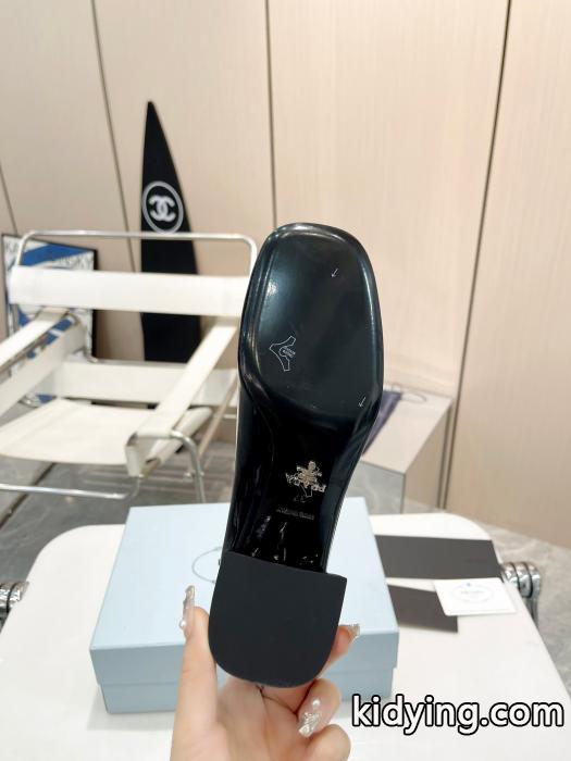 ブーツプラダコピー 品 ブランド春夏の爽やかなスタイル コスパ最強 人気定番豊富な.._0_4