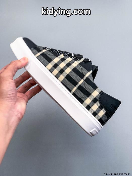 BURBERRY防热性に優れた NEW大変素敵 シンプルなファッションの一枚コピー ブランド 通販 安心スニーカー.._0_2