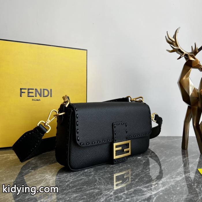 ブランド コピー 安心バッグギフトにオススメ 完売間近 最安値に挑戦FENDI.._0_1