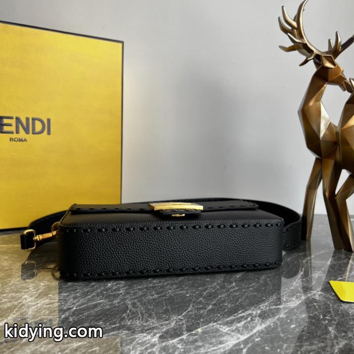 ブランド コピー 安心バッグギフトにオススメ 完売間近 最安値に挑戦FENDI.._0_3