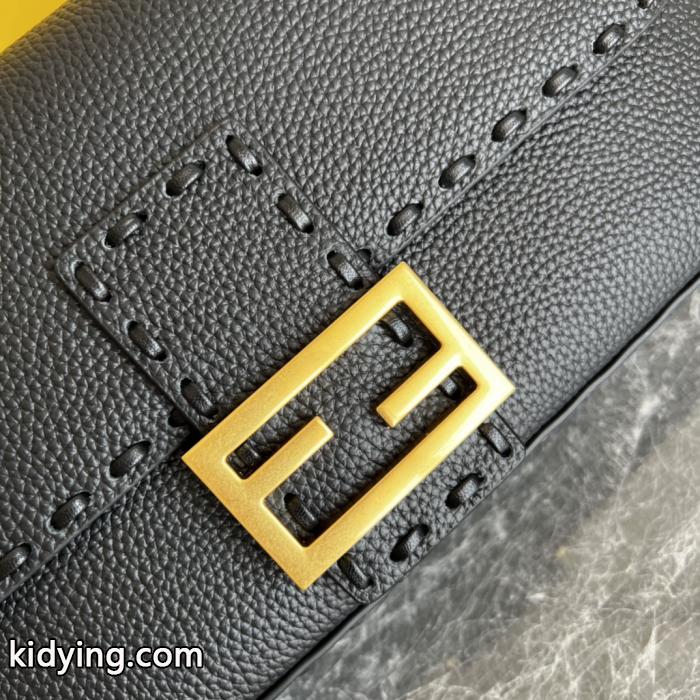 ブランド コピー 安心バッグギフトにオススメ 完売間近 最安値に挑戦FENDI.._0_4