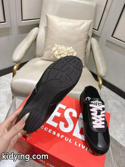 ファッションスタッズ 高級感が溢れた 高級感ある大人のスニーカーブランド 品 コピーディーゼル._0_2