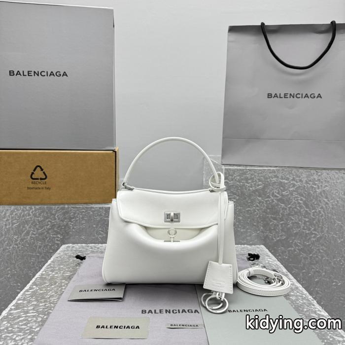 Balenciagaバック大人気再入荷セール 新色続々登場 モード感の高い2026のスタイル 2026ブランドコピー._0_0