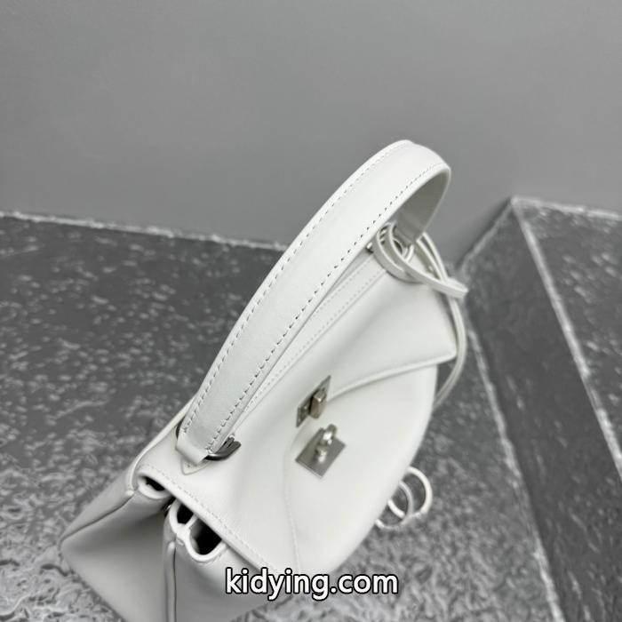 Balenciagaバック大人気再入荷セール 新色続々登場 モード感の高い2026のスタイル 2026ブランドコピー._0_5