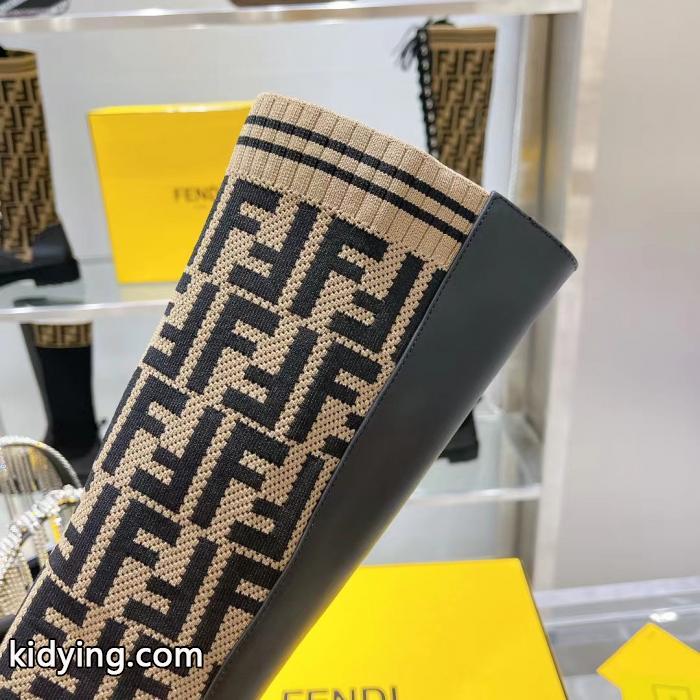 ブーツスーパー コピー 安心ロゴがかっこいい プレゼントにも 大人のオシャレにFENDI.._0_3