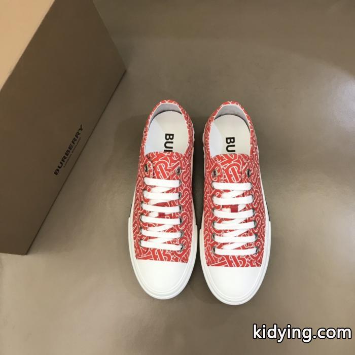 偽物 ブランド ショップ人気新作登場 最旬！ 定番人気のカラーBURBERRYスニーカー._0_0