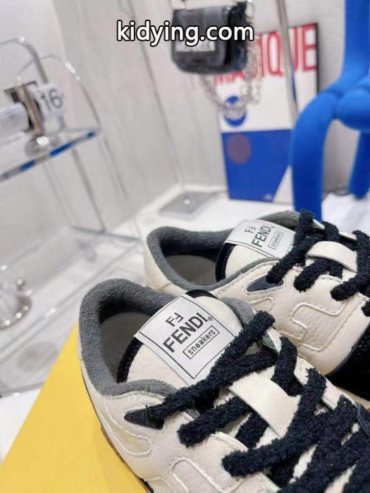 フェンディスーパー コピー 安心 スニーカーシンプル派 入手困難 SALE特価.._0_5
