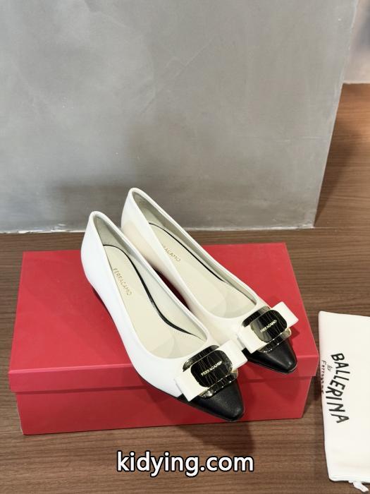 ブランド フェイクブーツ大人気商品再入荷! 注目度抜群 セール価格でお得FERRAGAMO.._0_3